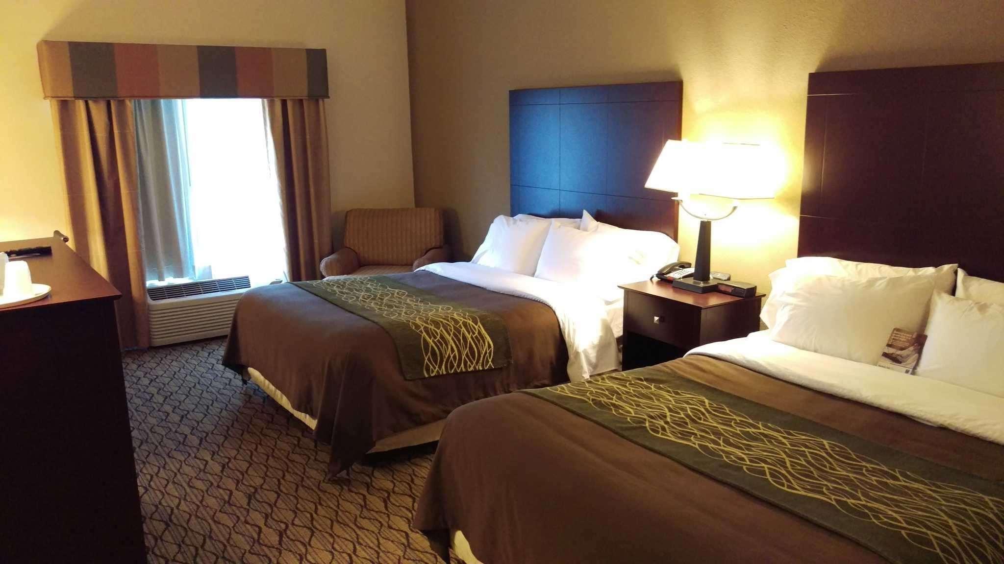 Comfort Inn Huntington Near University Exterior photo