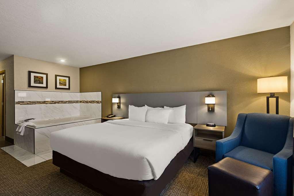 Comfort Inn Huntington Near University Room photo