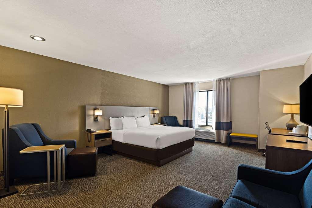 Comfort Inn Huntington Near University Room photo