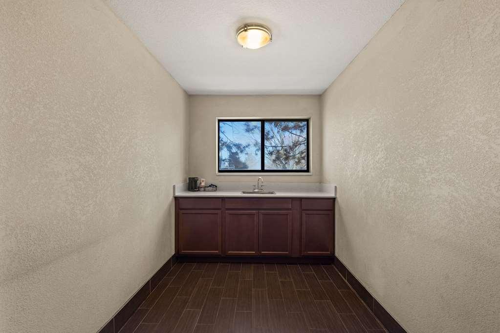 Comfort Inn Huntington Near University Room photo