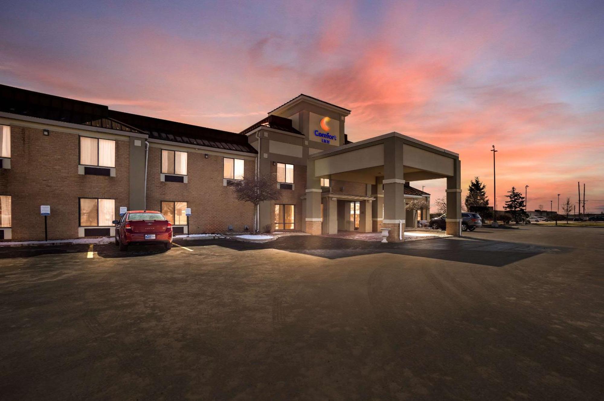 Comfort Inn Huntington Near University Exterior photo
