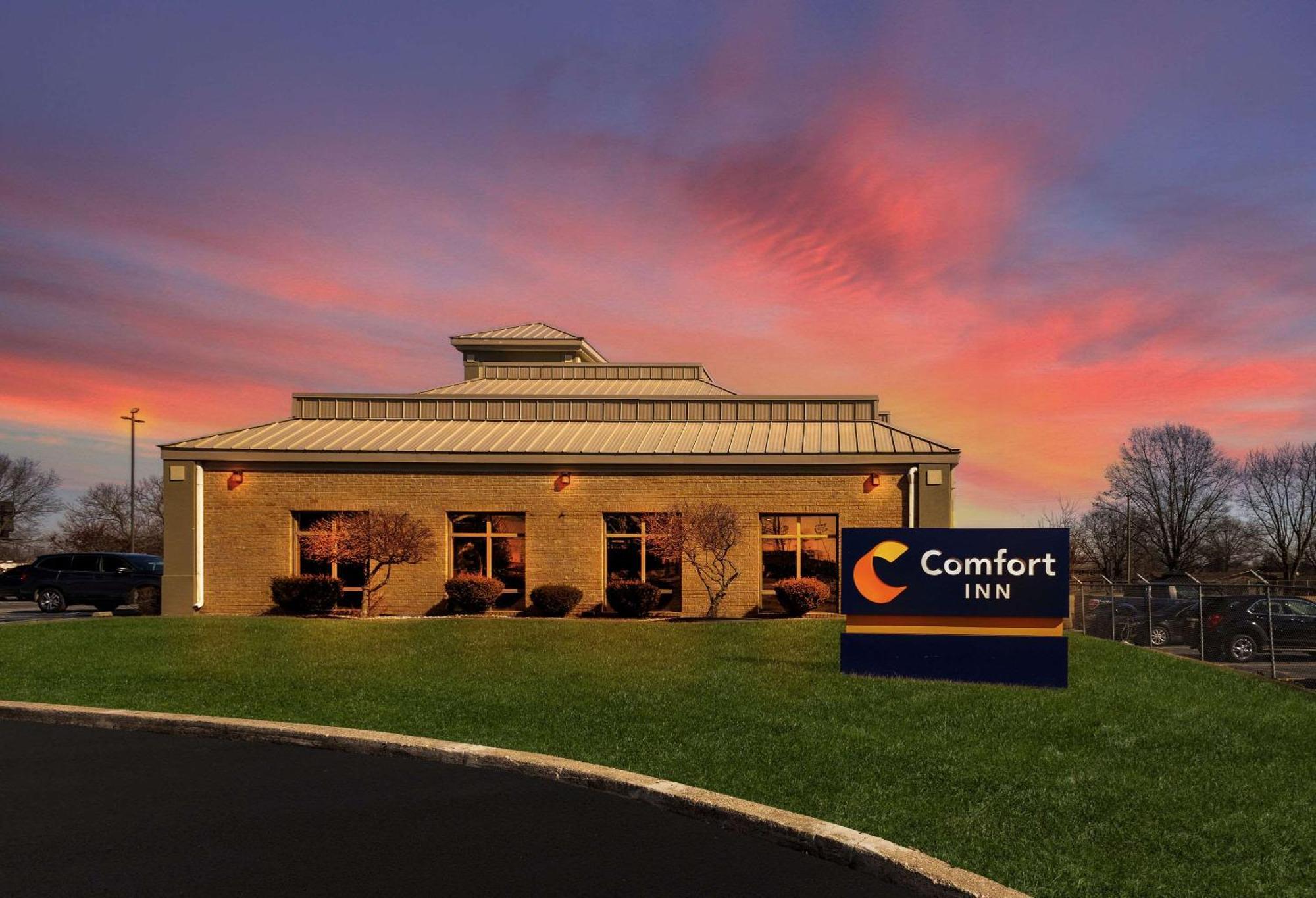 Comfort Inn Huntington Near University Exterior photo