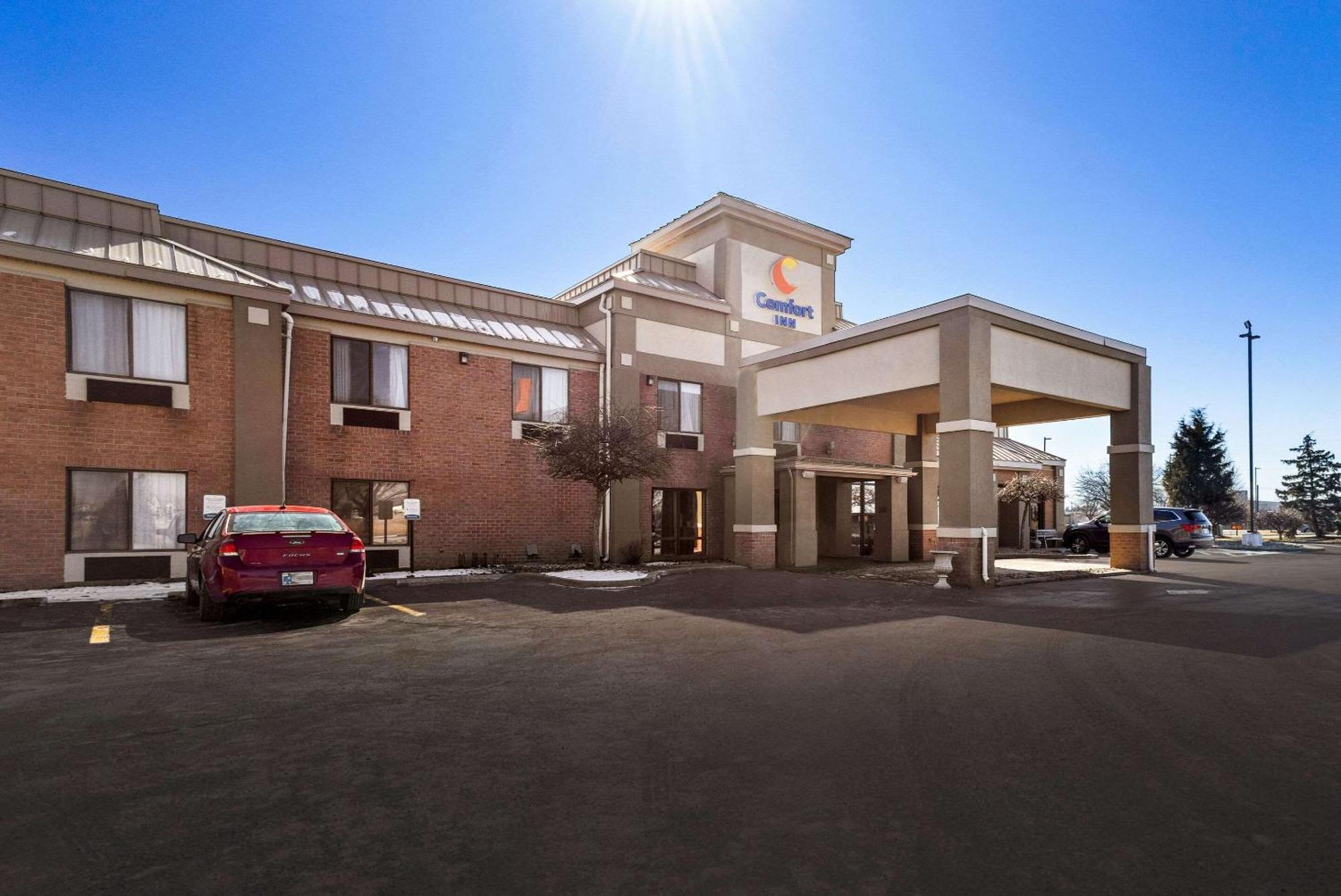Comfort Inn Huntington Near University Exterior photo
