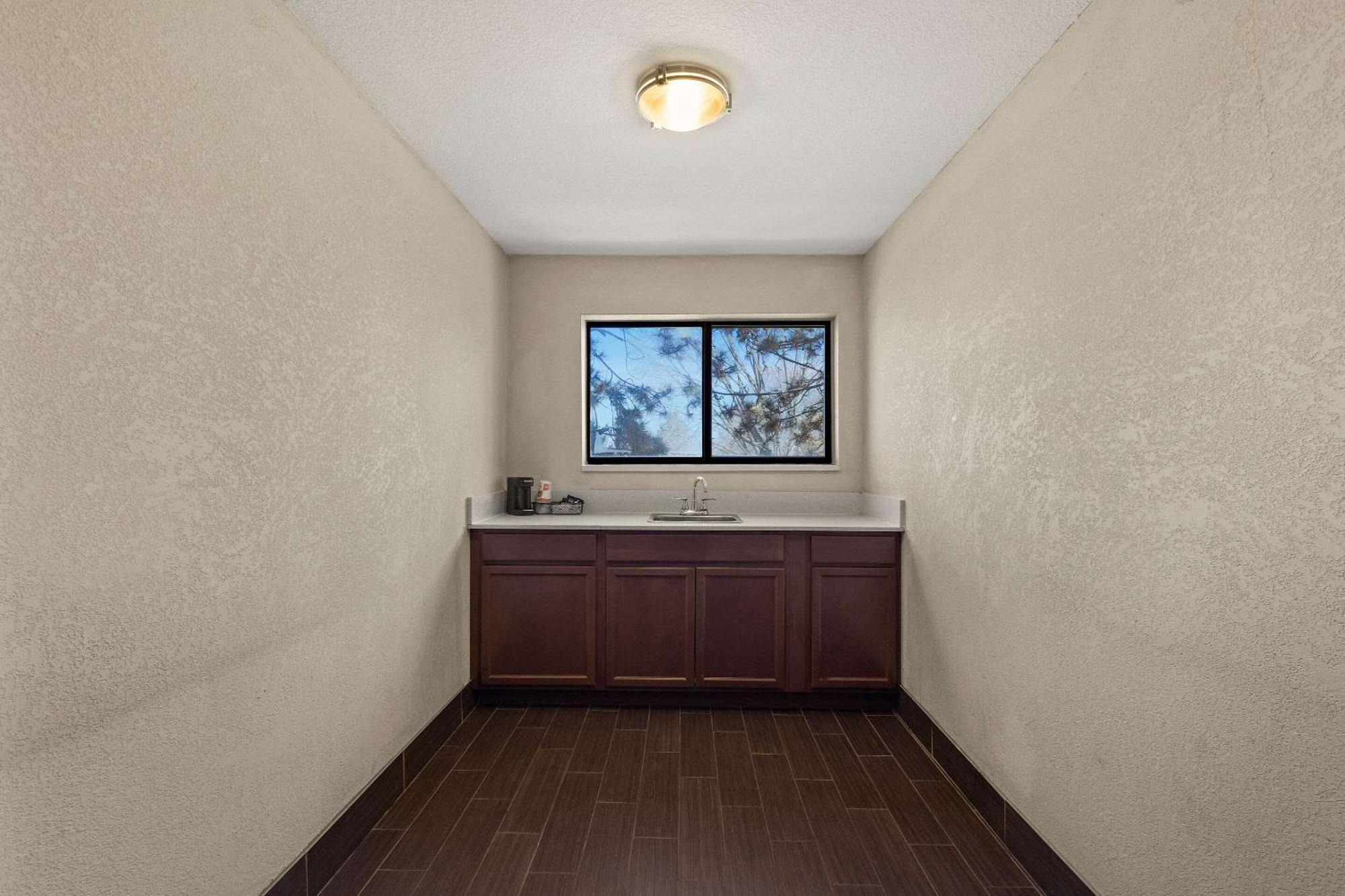 Comfort Inn Huntington Near University Exterior photo